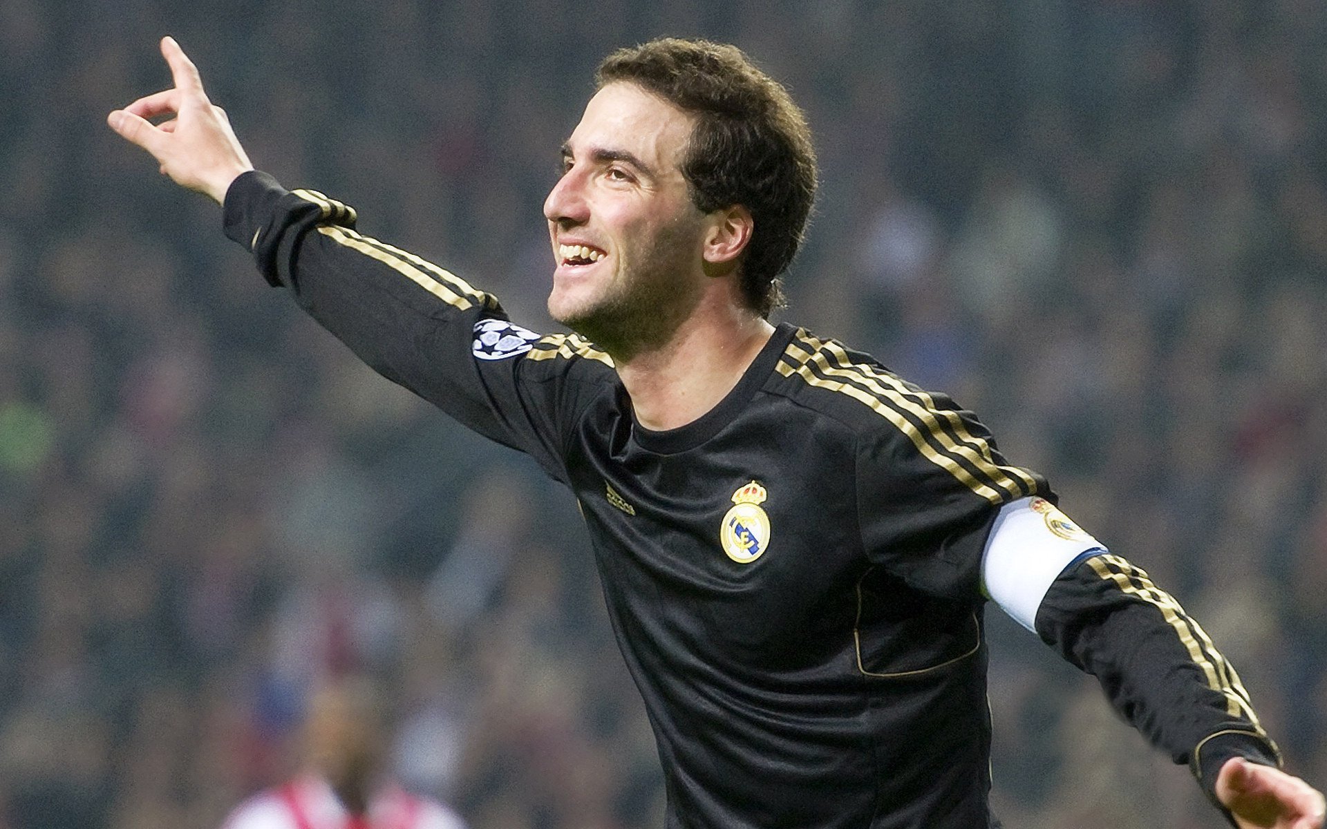 拜仁五秒反抢机制效果显著，拜仁踢法